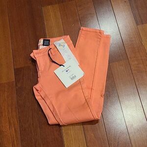 NWT vip jeans color collection jeans size 1/2‎